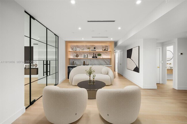 Building Photo - 5255 Collins Ave