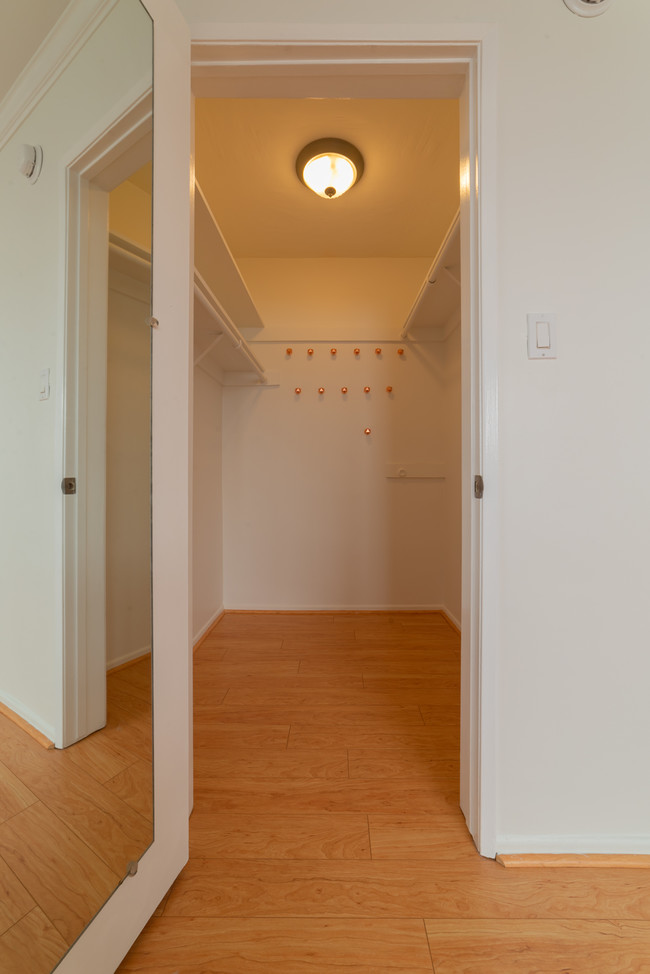 Master Bedroom - 11849 Mayfield Ave