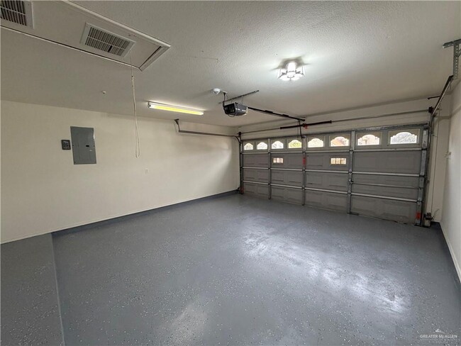 Building Photo - 25 Laurel Ave