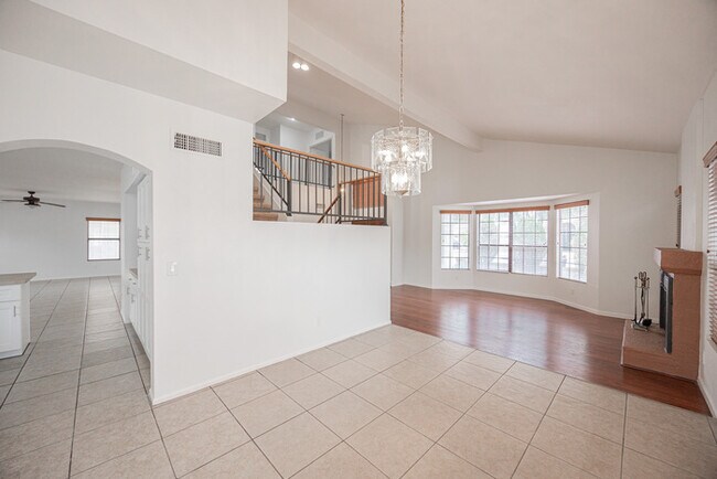 Building Photo - 11121 W Sunflower Pl