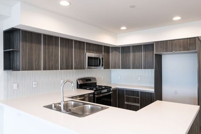 Building Photo - 748 Wilcox Ave