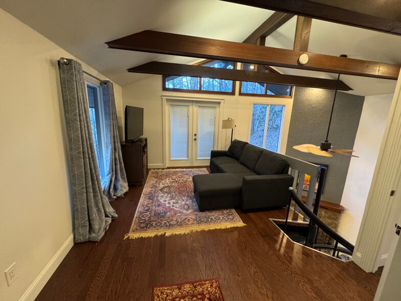 Building Photo - 247 Bruce Rd