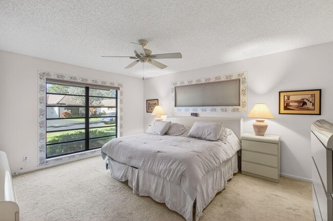 Building Photo - 10244 Dovewood Ln