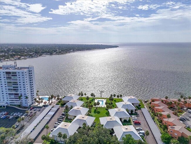 Building Photo - 7300 Sunshine Skyway Ln S