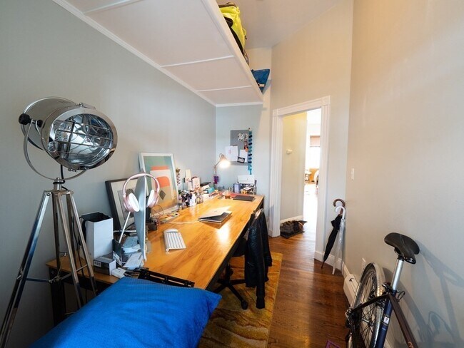 Building Photo - 25 Fort Ave