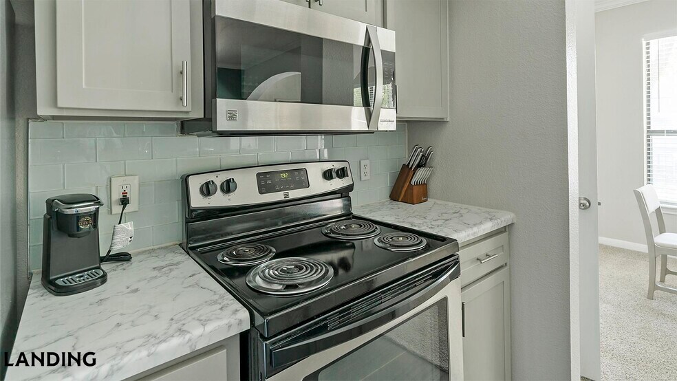 Building Photo - 2500 Woodland Park Dr