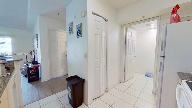 Building Photo - 2451 Centergate Dr