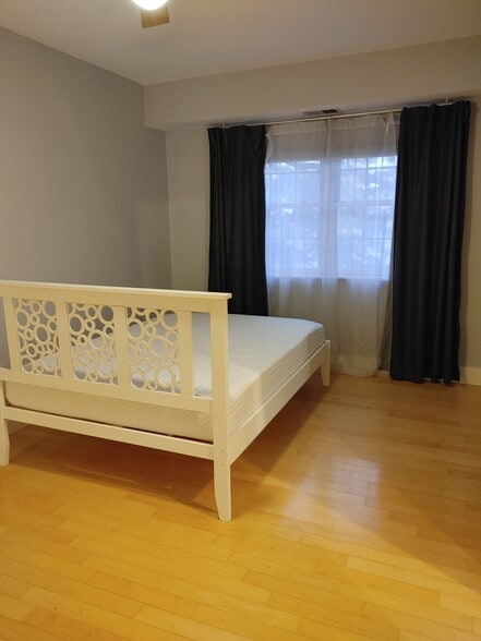 Bedroom - 1301 N Ode St