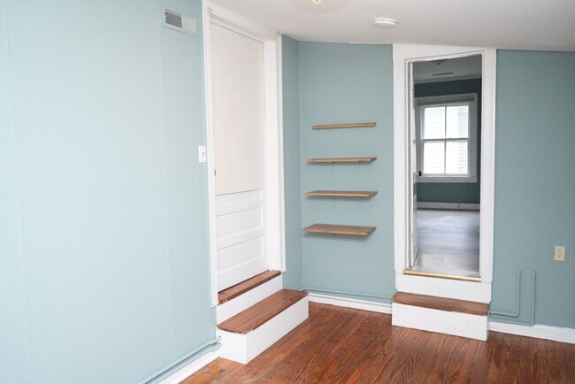 Building Photo - 720 Nalle St