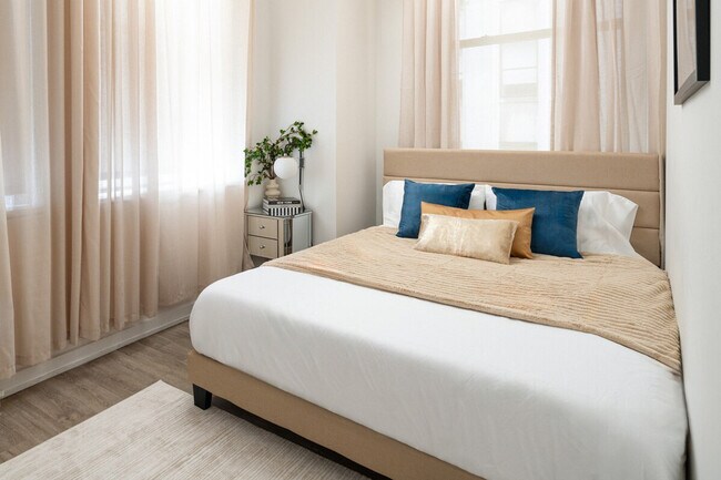 Building Photo - 140 Fulton St