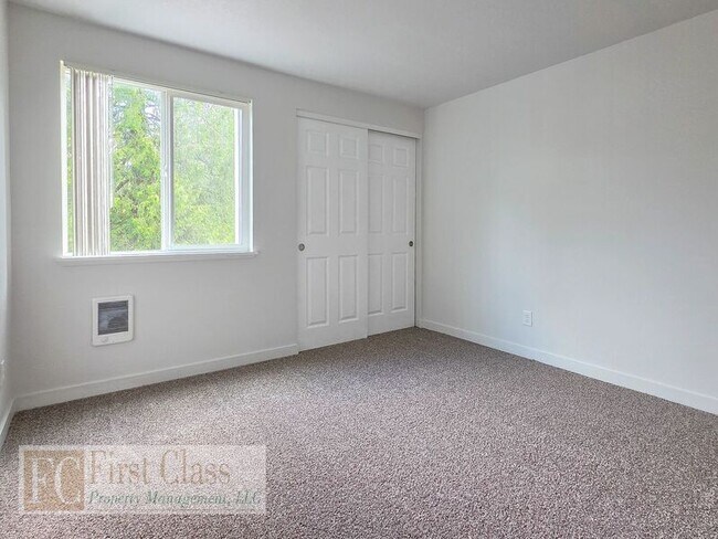 Building Photo - 3602 SW Beaverton Hillsdale Hwy