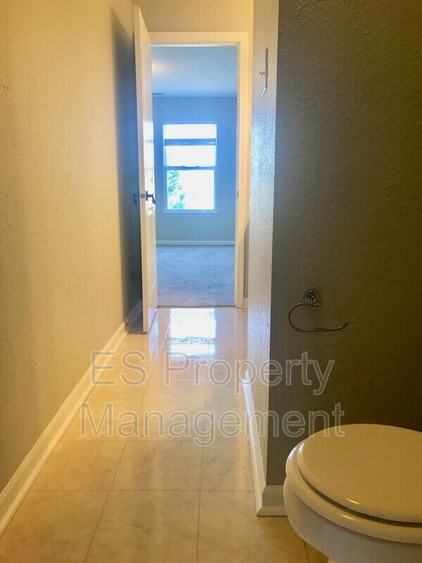 Building Photo - 4481 Redcliff N Ln