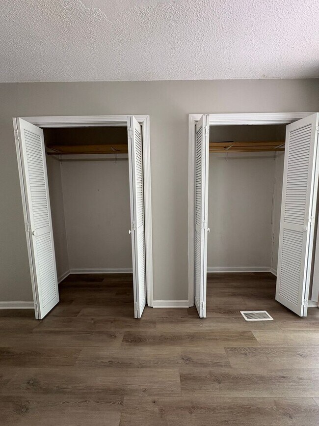 Building Photo - Daleville!