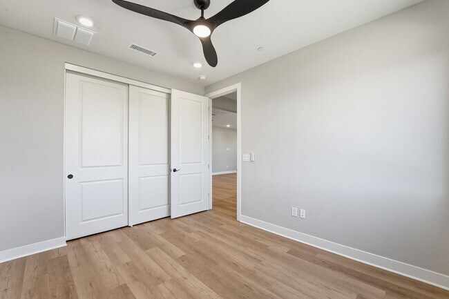 Building Photo - Brand-New 2025 Contemporary Condo | 2 Bed + 2 Bath | Prime North Phoenix Location