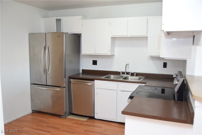 Building Photo - 5267 Retablo Ave