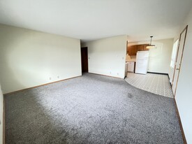 Building Photo - 530 Burnett Ave N