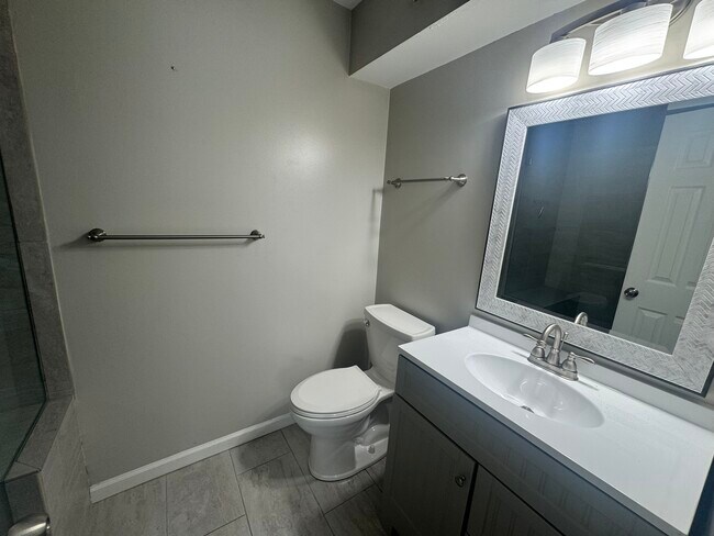 Building Photo - 3630 3B-3643 Morris Farm Dr