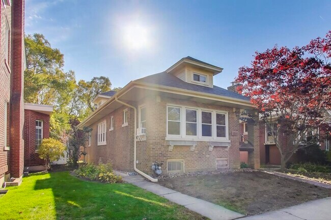 Building Photo - 1020 Harvard Terrace