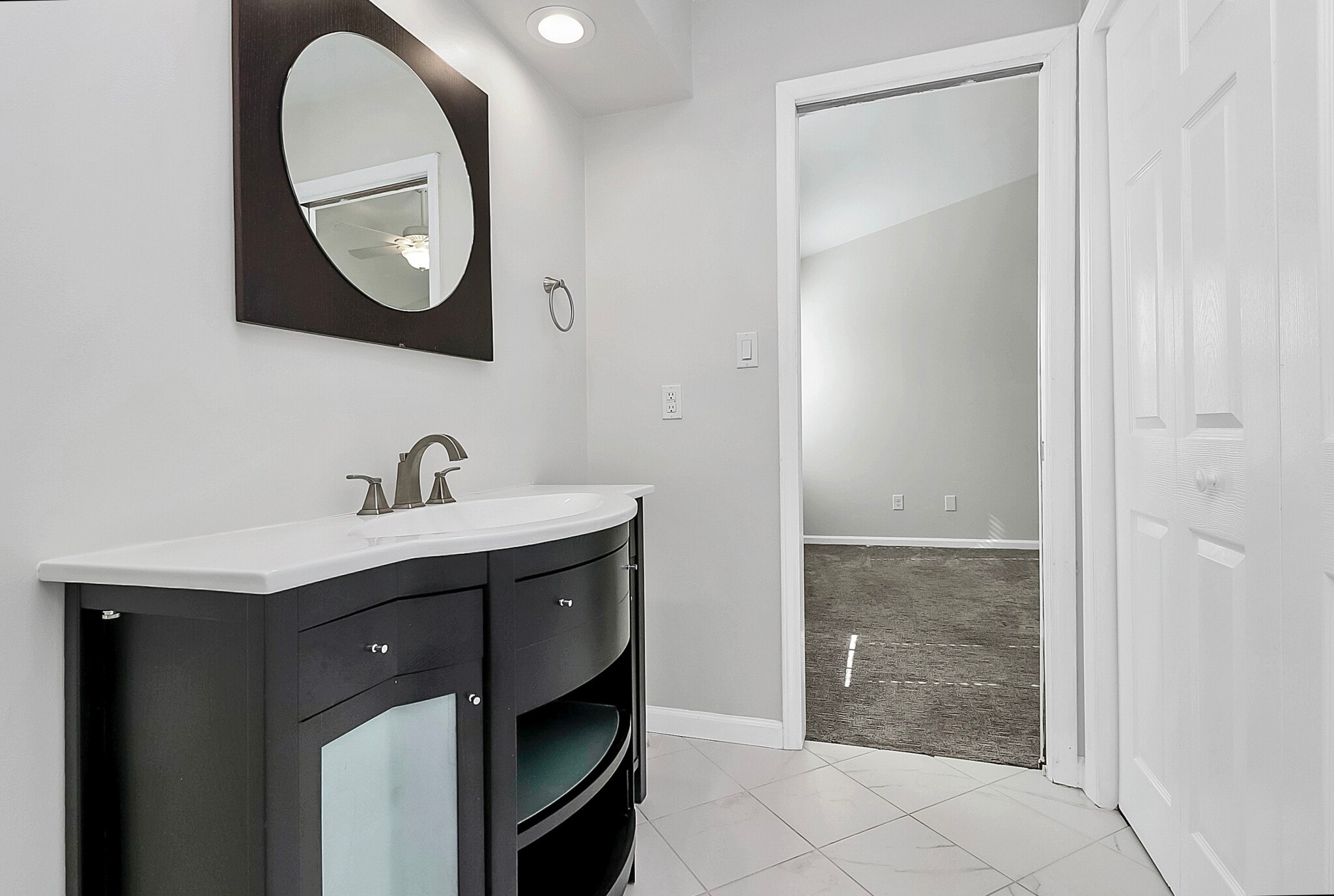 Building Photo - 9459 Kings Falls Dr