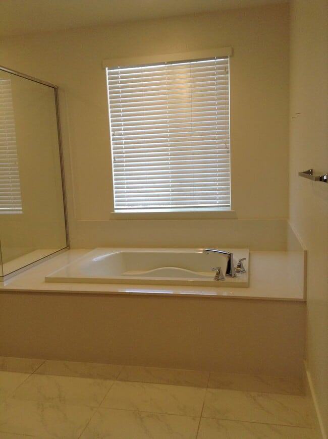 Building Photo - Excellent home in Livermore