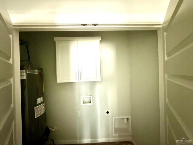 Building Photo - 15 West Dr