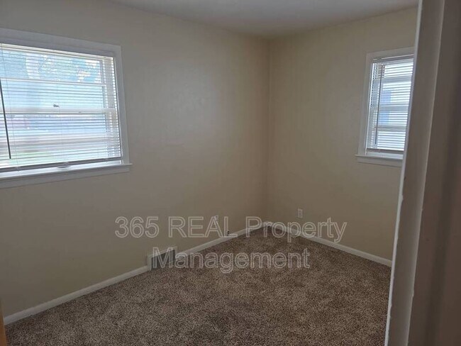 Building Photo - 312 1st Ave