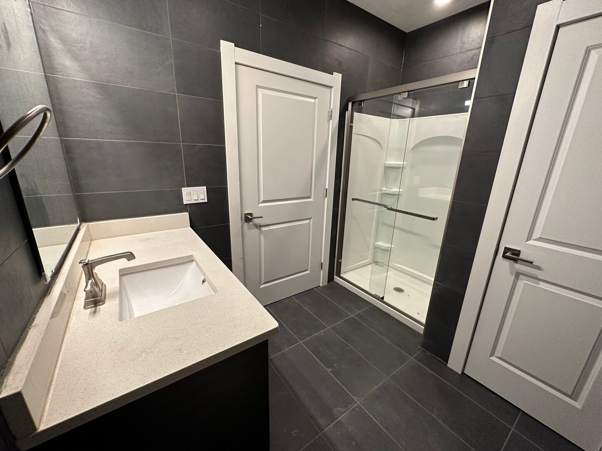 Bath 2 - 26 Wilcox St