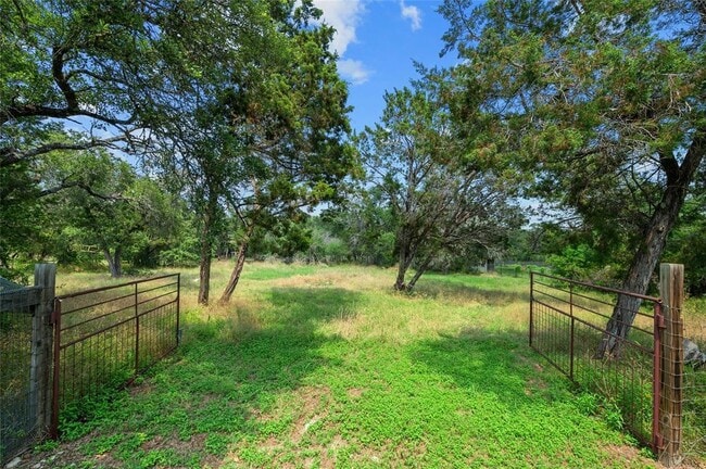 Building Photo - 13003 S Madrone Trail