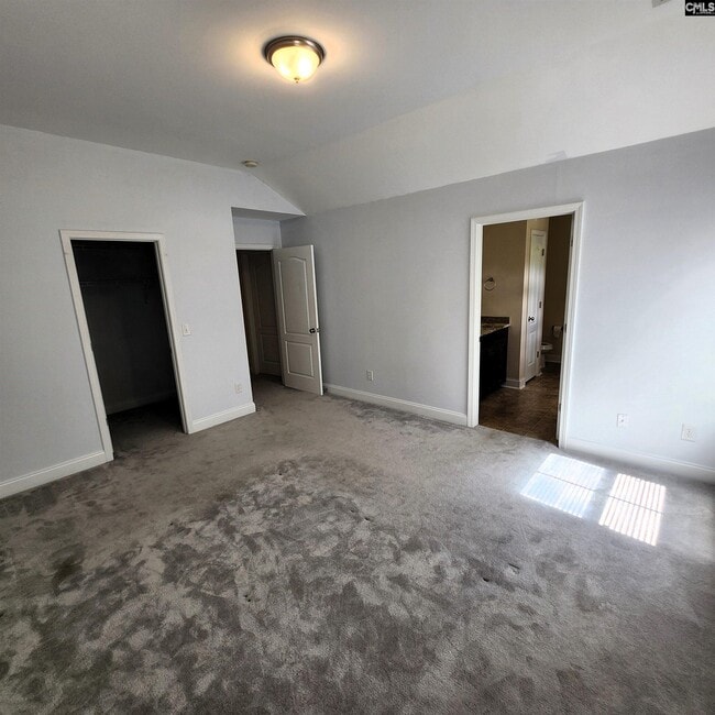 Building Photo - 330 Large Oak Loop