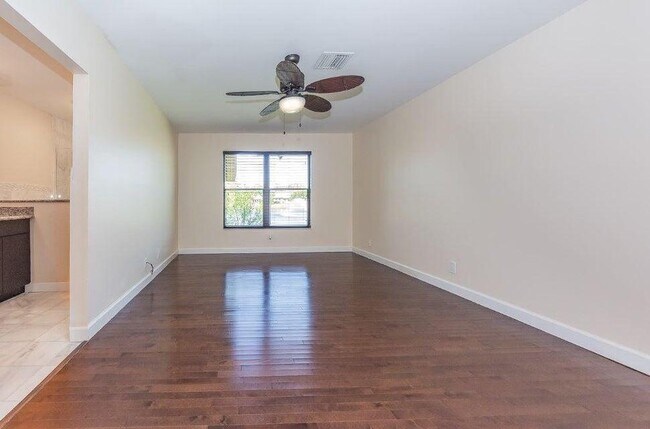Building Photo - 13335 Cross Pointe Dr