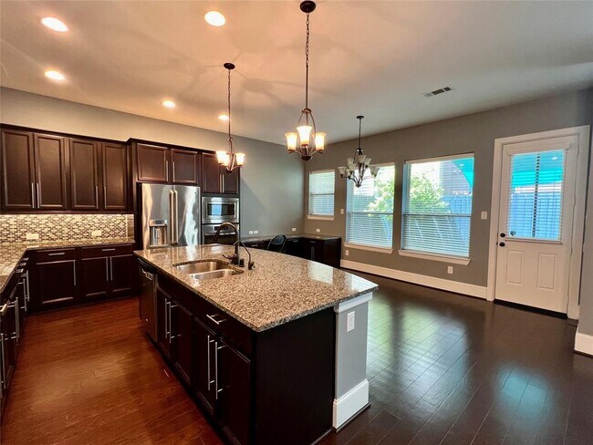 Building Photo - 8832 Ashbloom Ln