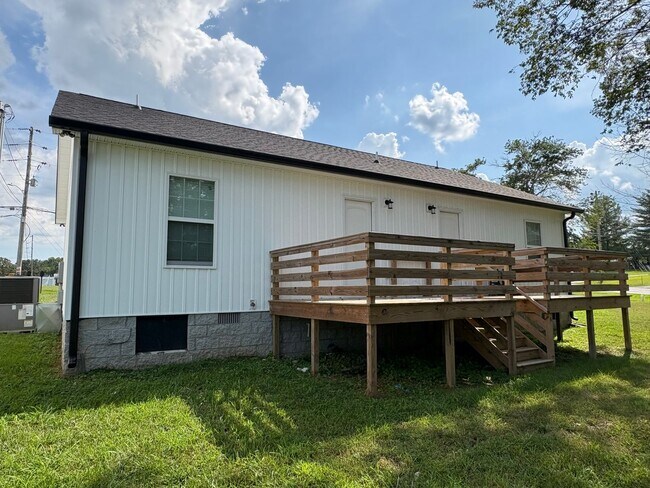 Building Photo - 518 W Taylor St