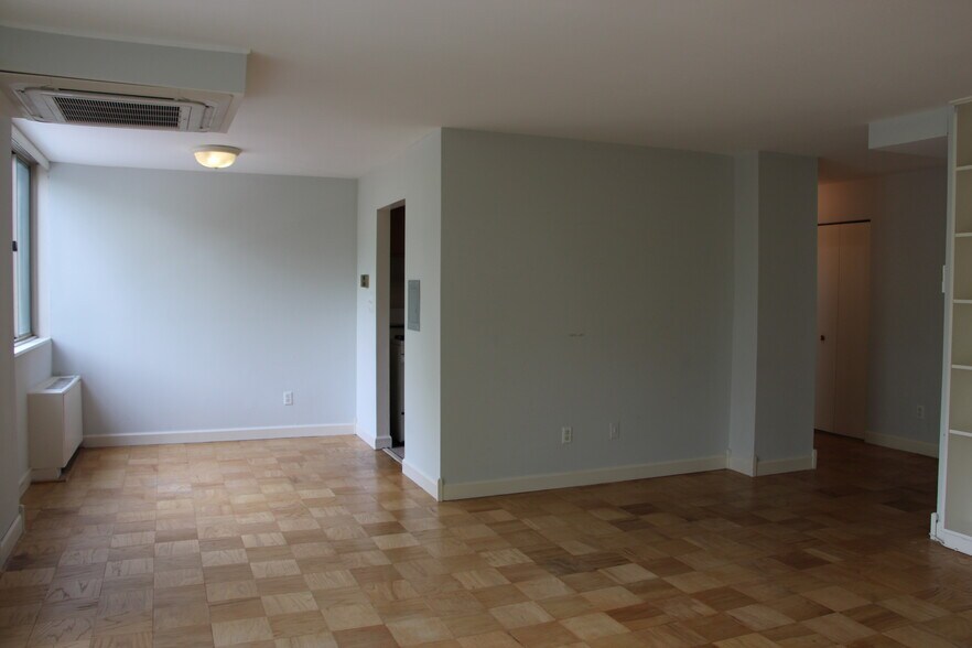 Building Photo - 1512 S Arlington Ridge Rd