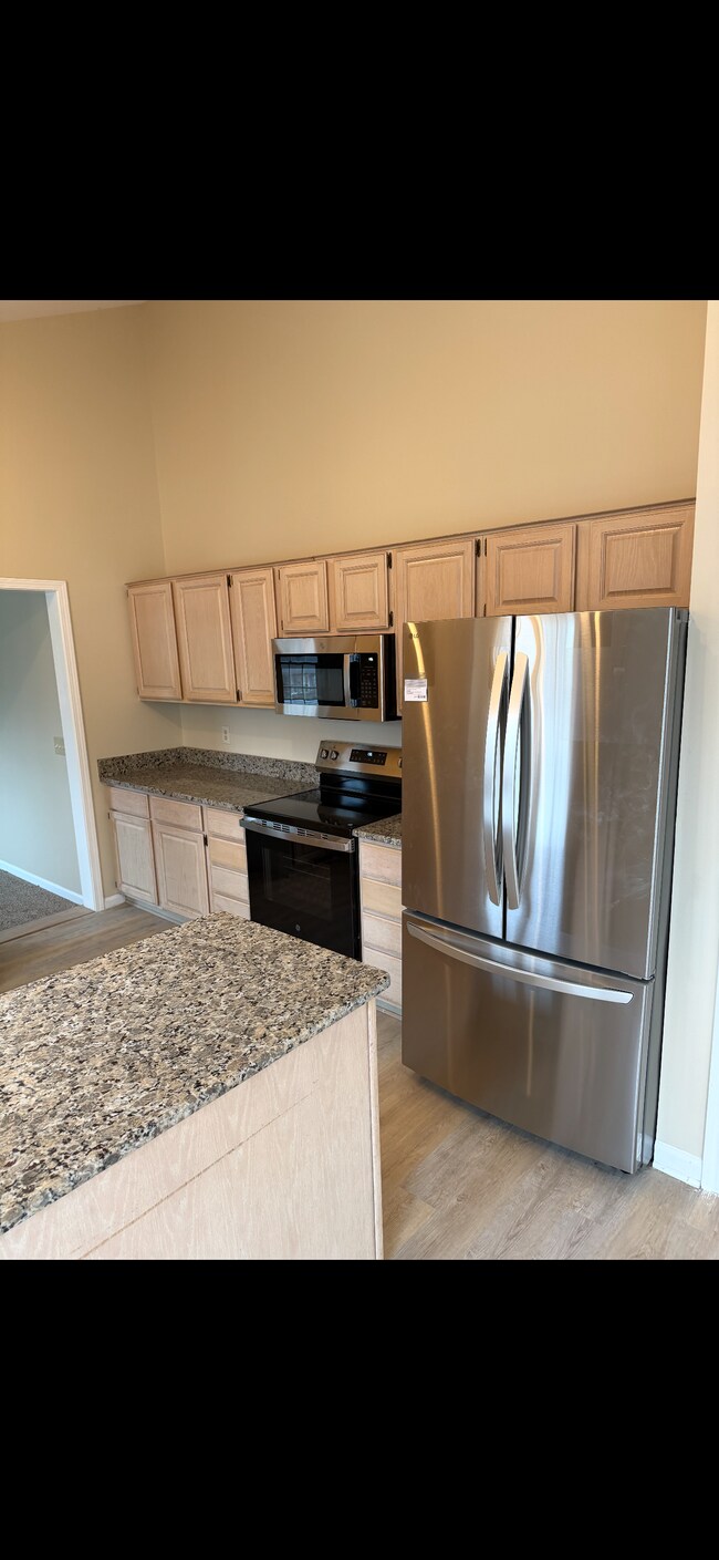 Building Photo - 889 Neff Rd