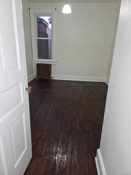 Building Photo - 117 V St NW