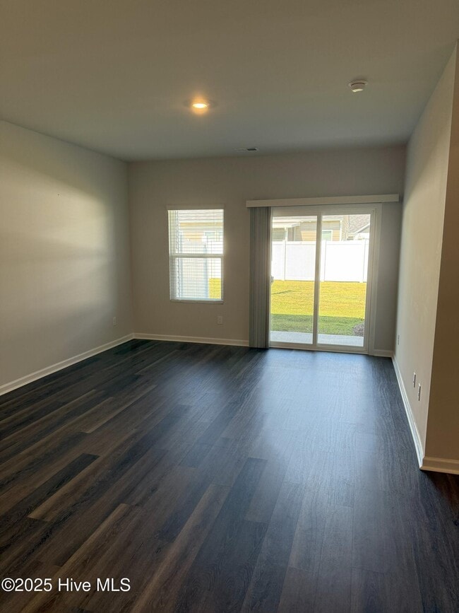 Building Photo - 241 Arnette Dr