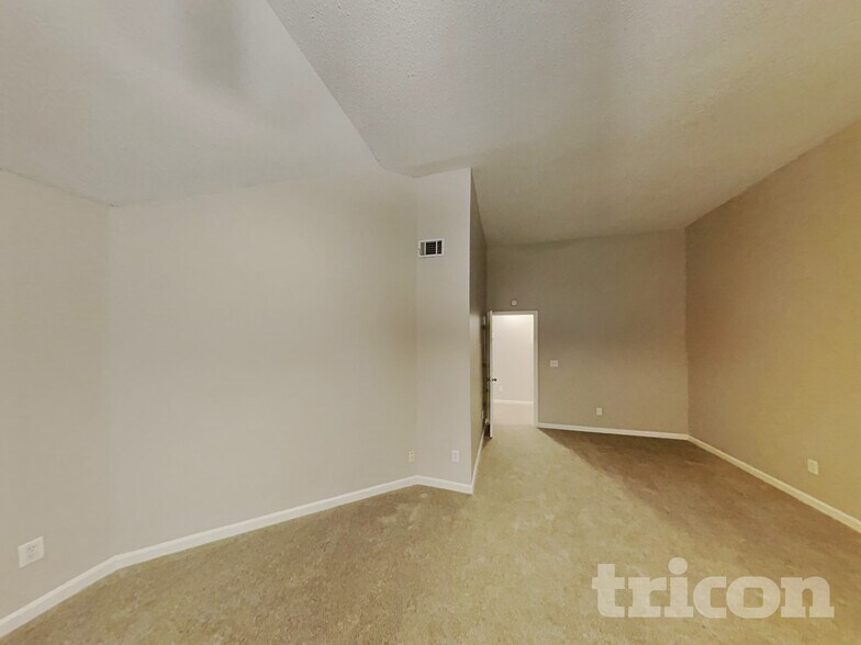 Building Photo - 222 Southwind Ln