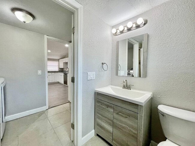 Building Photo - 7108 S Mascotte St