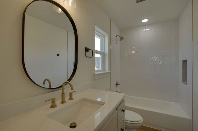 Building Photo - 108 Cardinal Wds