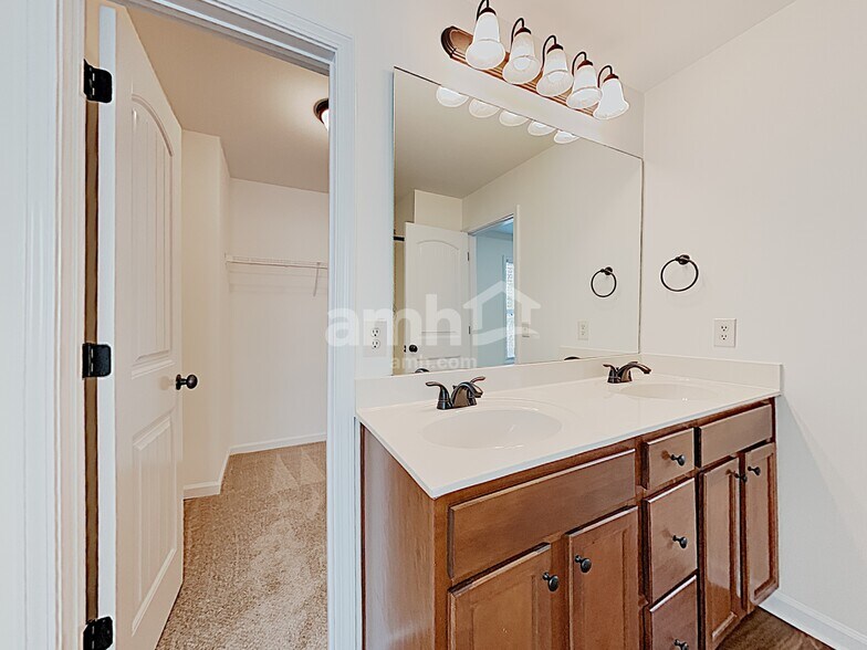 Building Photo - 406 Sheila Way