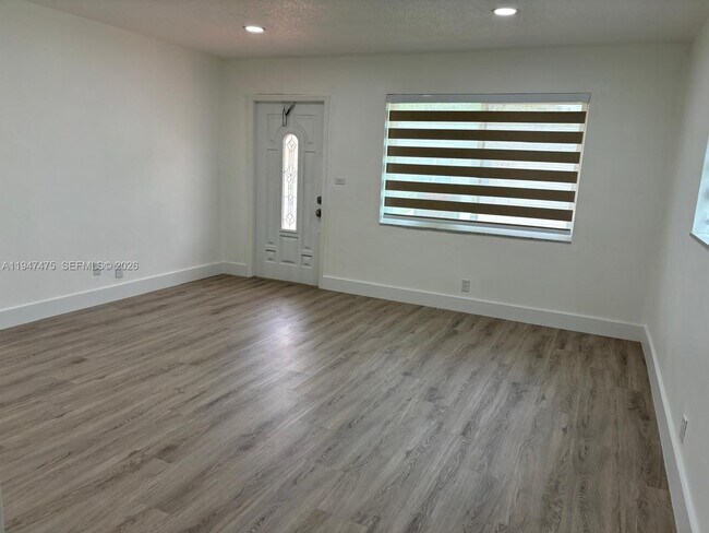 Building Photo - 4715 NW 44th St