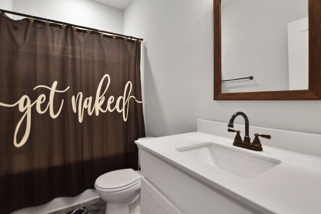 Building Photo - Pet Friendly Four Bedroom with Basement!