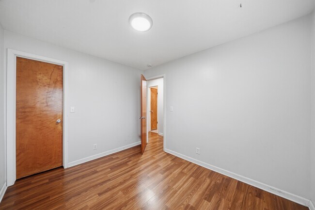 Building Photo - 5509 S 31st St