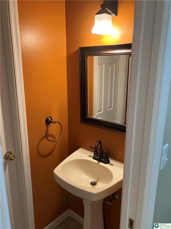Building Photo - 5551 Stonecroft Ln