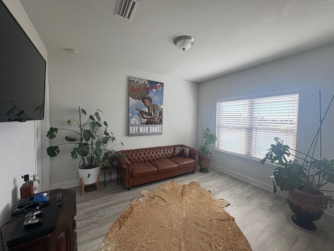 Building Photo - 5755 Marigold Loop