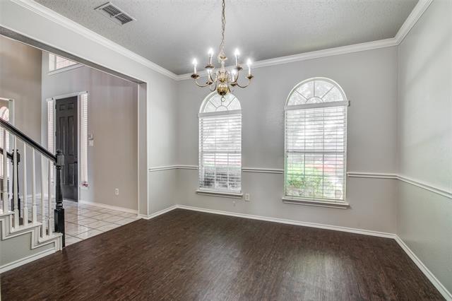 Building Photo - 1520 Eaglepoint Dr