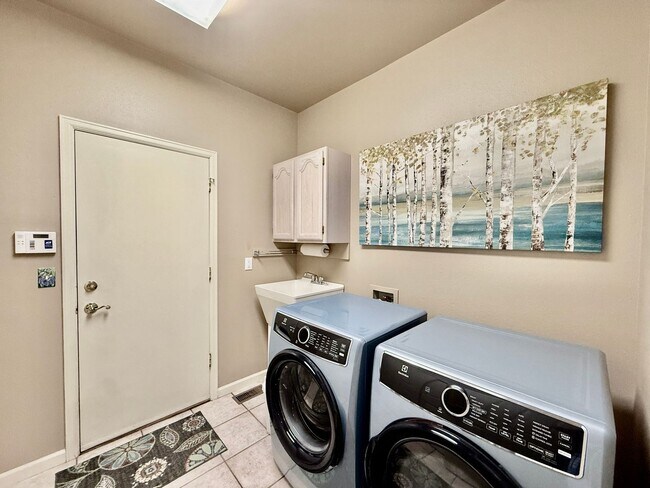 Building Photo - 3805 Brushland Ct