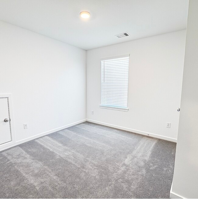 Building Photo - 9638 Lily Vis Ln