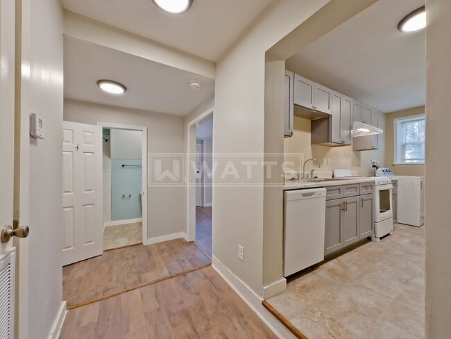 Building Photo - 1022 28th Pl S