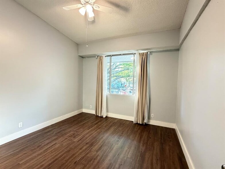 Building Photo - 921 Lyons Rd